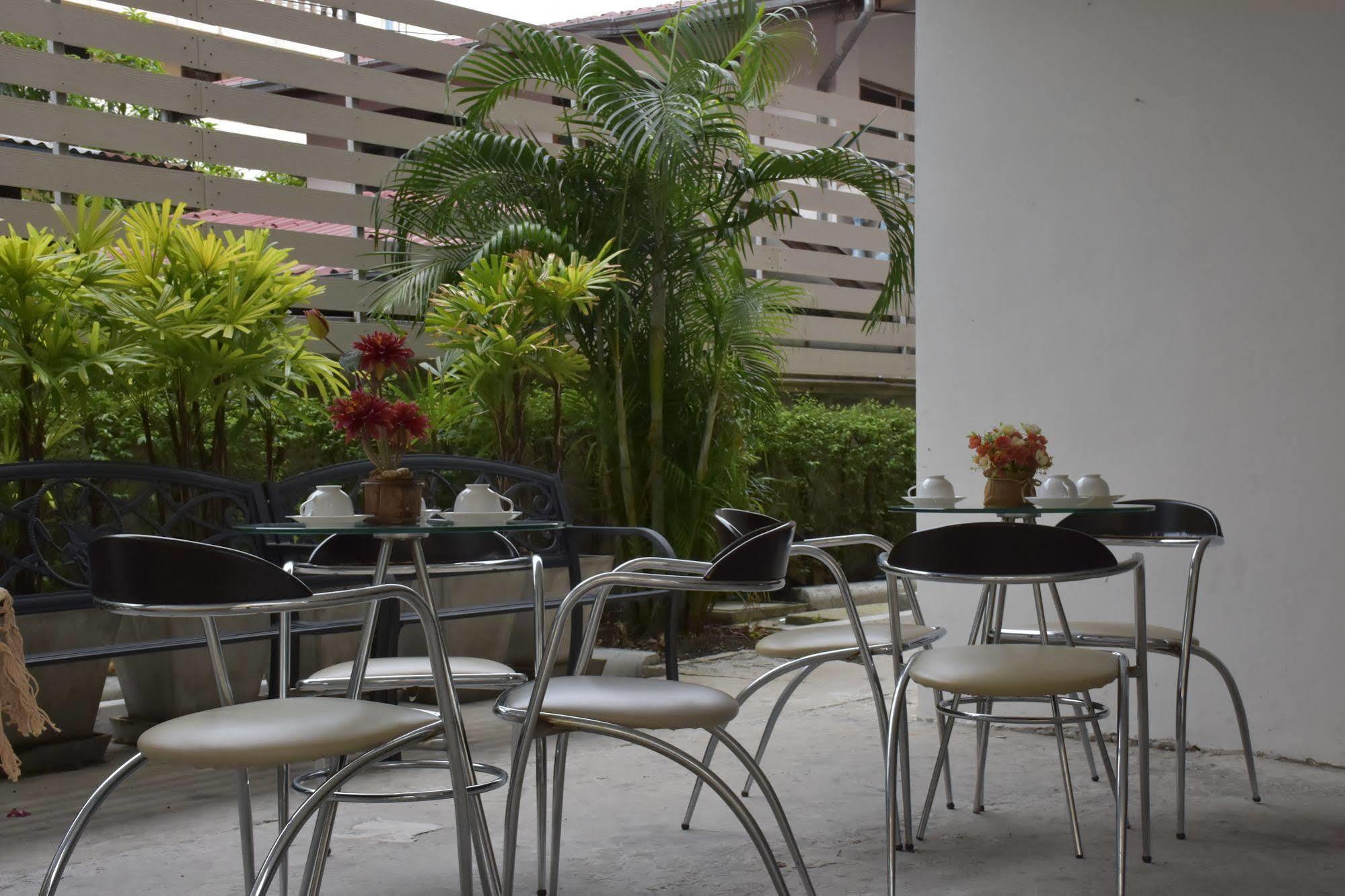 Nrv Place Apart Hotel バンコク都 エクステリア 写真