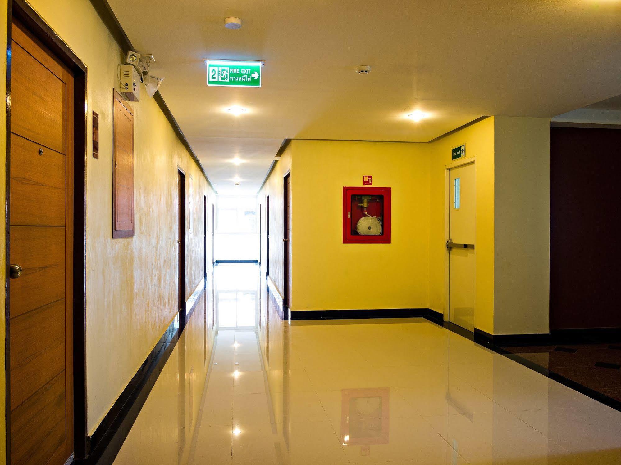 Nrv Place Apart Hotel バンコク都 エクステリア 写真